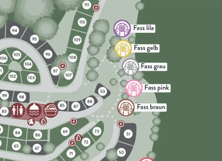 Ausschnitt des Lageplans von Pullman Camping mit Stellplätzen und Standorten der Schlaftexel bzw. Schlaffässer in verschiedenen Farben
